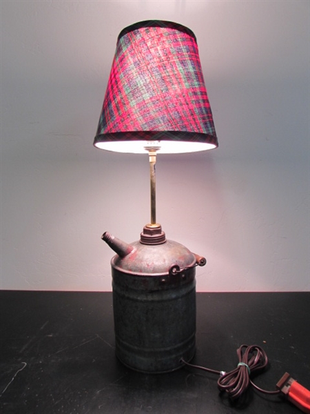 1 GALLON VINTAGE GAS CAN TABLE LAMP