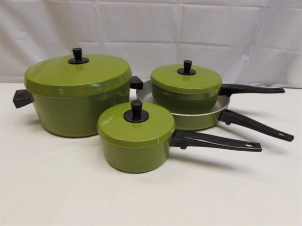 RETRO AVOCADO GREEN KITCHEN DELIGHT 7 PIECE COOKWARE SET