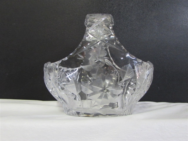 ABSOLUTELY STUNNING CUT CRYSTAL BASKET