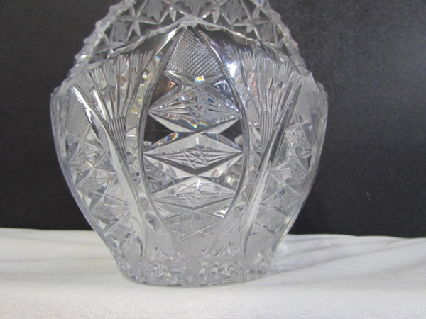 ABSOLUTELY STUNNING CUT CRYSTAL BASKET