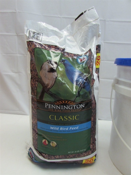 PENNINGTON WILD BIRD FEED.