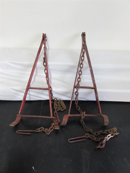 SET OF 2 VINTAGE TRAILER STABILIZERS