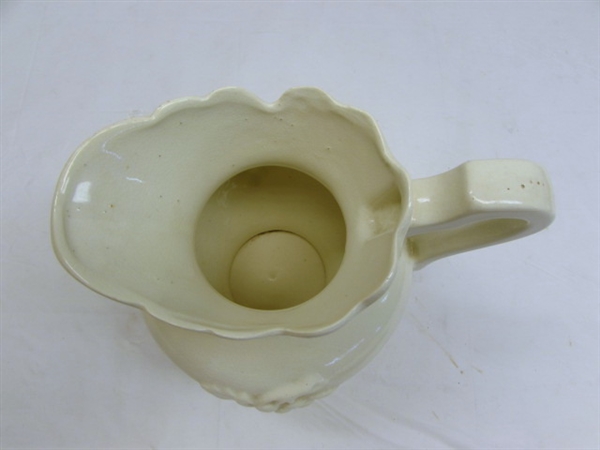 VINTAGE/ANTIQUE WASH BASIN AND PITCHER