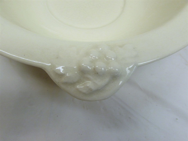 VINTAGE/ANTIQUE WASH BASIN AND PITCHER