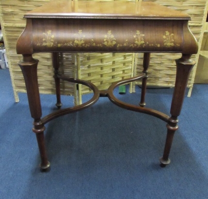 GORGEOUS ANTIQUE FOYER TABLE