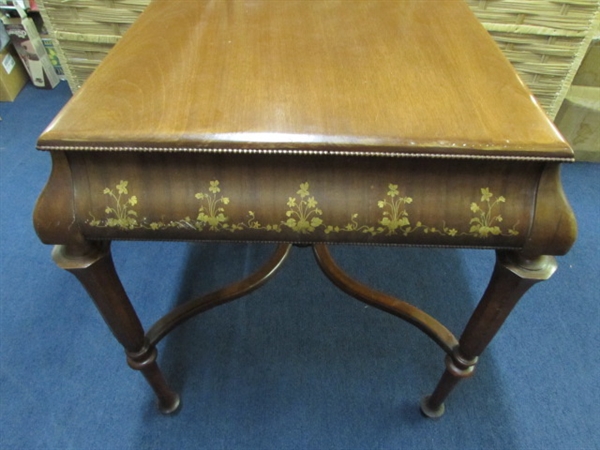 GORGEOUS ANTIQUE FOYER TABLE