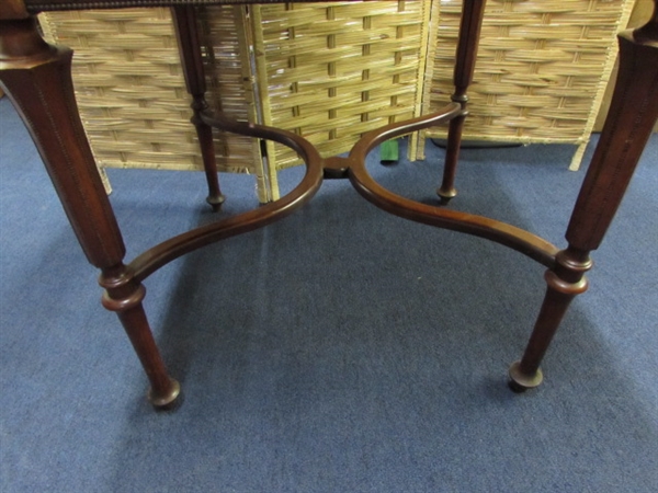 GORGEOUS ANTIQUE FOYER TABLE