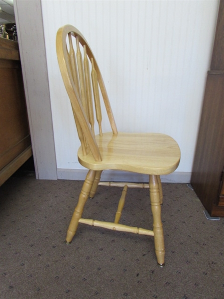 SOLID HARDWOORD DINING CHAIR