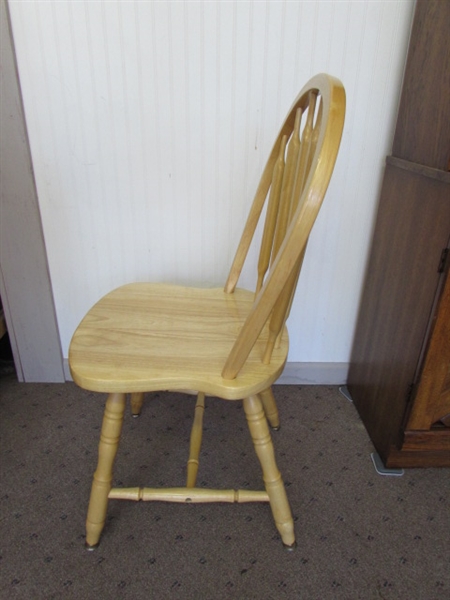 SOLID HARDWOORD DINING CHAIR