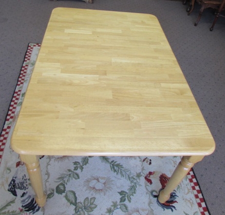 SOLID HARDWOOD DINING TABLE W/ATTACHED LEAF