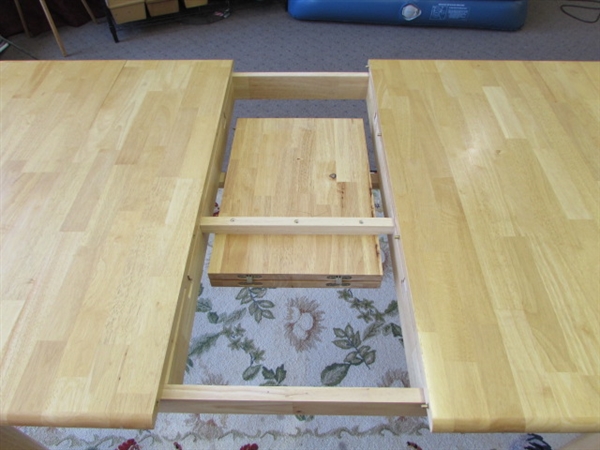 SOLID HARDWOOD DINING TABLE W/ATTACHED LEAF