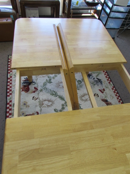 SOLID HARDWOOD DINING TABLE W/ATTACHED LEAF