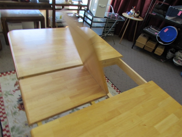 SOLID HARDWOOD DINING TABLE W/ATTACHED LEAF