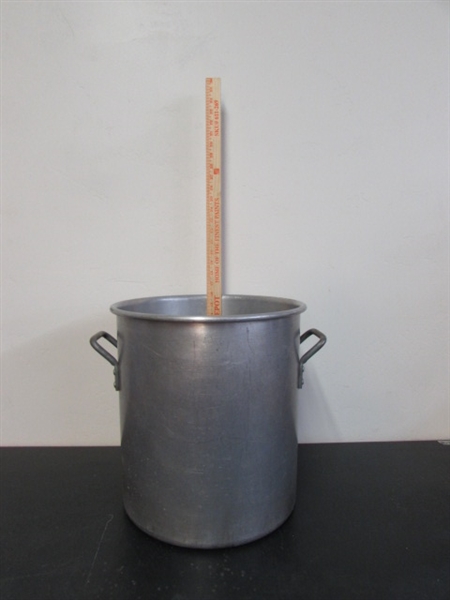 40 QT ALUMINUM POT.