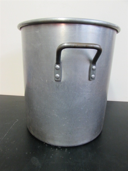 40 QT ALUMINUM POT.