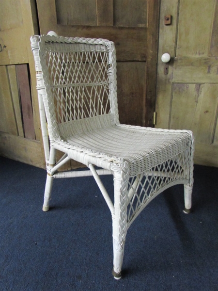 WICKER CHAIR