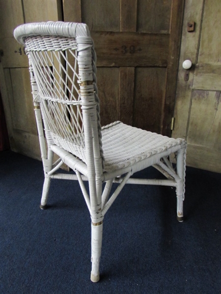 WICKER CHAIR