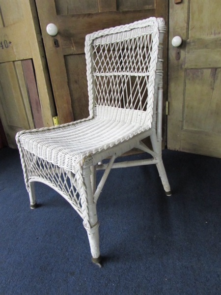 WICKER CHAIR