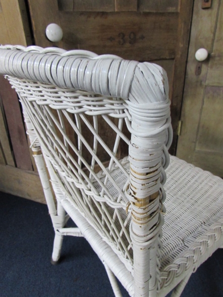 WICKER CHAIR