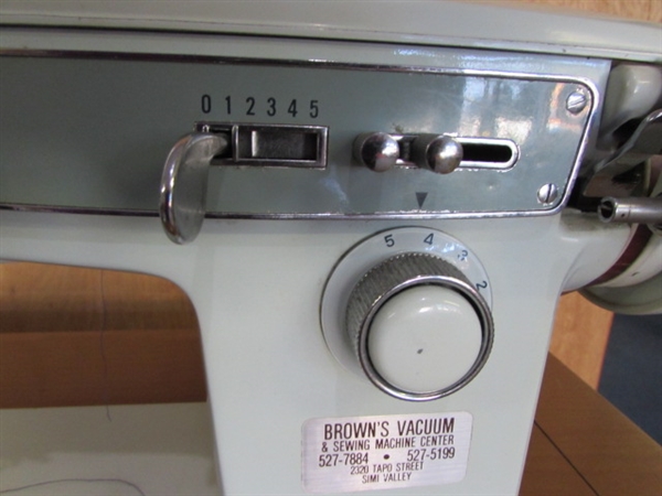 BROTHER SEWING MACHINE IN CABINET