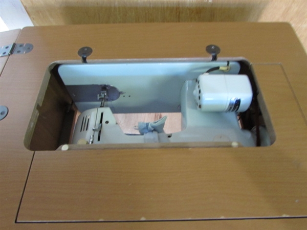 BROTHER SEWING MACHINE IN CABINET