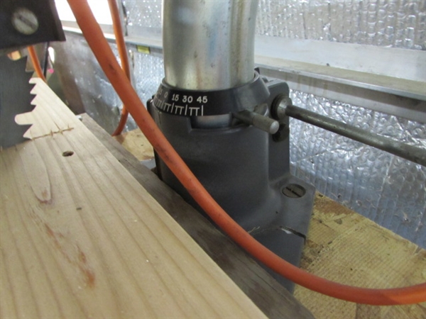 BLACK AND DECKER RADIAL ARM SAW