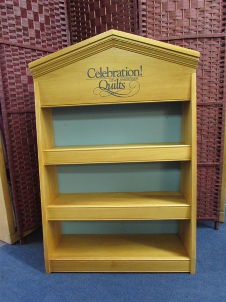 WOOD DISPLAY SHELF UNIT