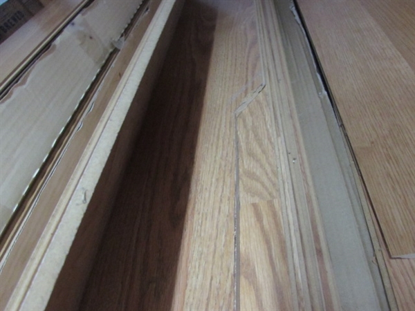 LAMINATE WOOD GRAIN FLOORING