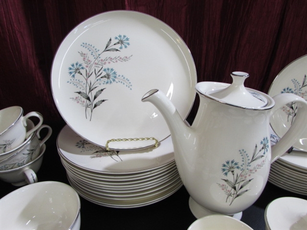 BEAUTIFUL MID-CENTURY CHINA SET