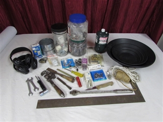 A MISCELLANEOUS LOT OF USEFUL ITEMS