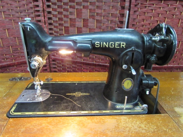 SINGER SEWING MACHINE *RESERVE*
