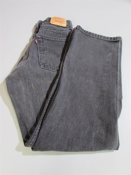 3 PAIR LEVI'S 569 JEANS