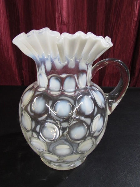 VINTAGE/ANTIQUE FENTON GLASS PITCHER