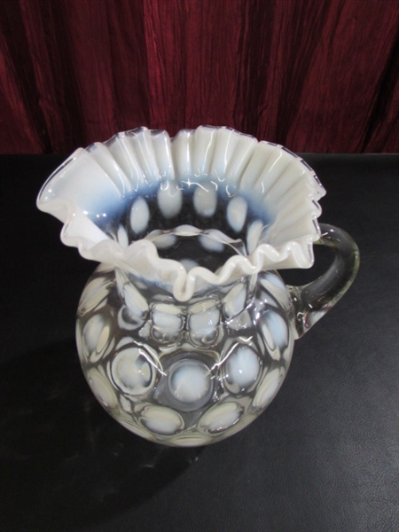 VINTAGE/ANTIQUE FENTON GLASS PITCHER