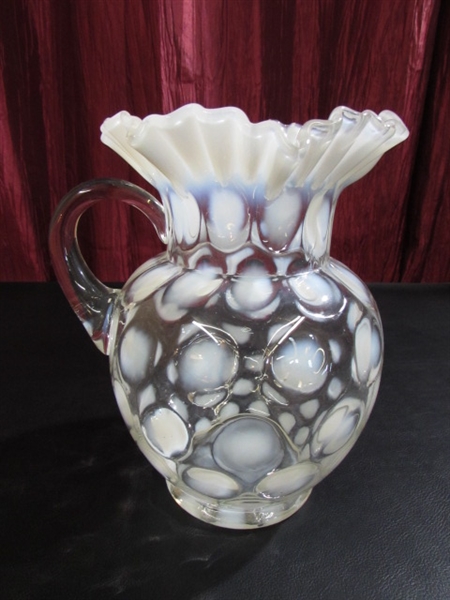 VINTAGE/ANTIQUE FENTON GLASS PITCHER