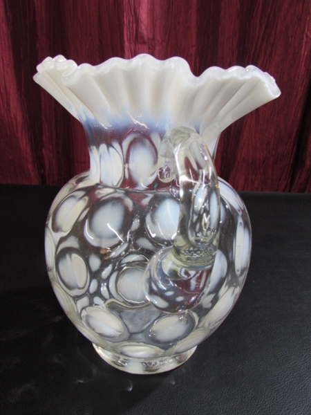 VINTAGE/ANTIQUE FENTON GLASS PITCHER