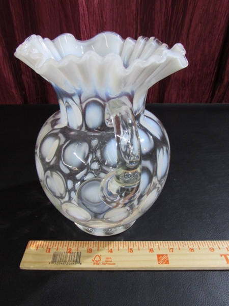 VINTAGE/ANTIQUE FENTON GLASS PITCHER