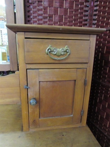 ANTIQUE GENTLEMAN'S DRESSER