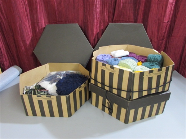 HAT BOXES WITH YARN