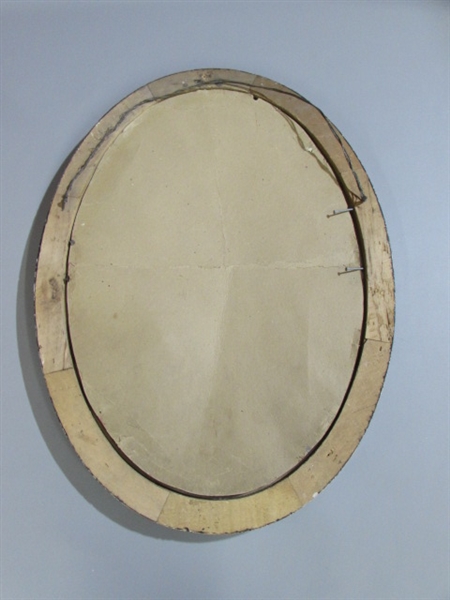 BEAUTIFUL ANTIQUE OVAL FRAME WITH CONVEX GLASS