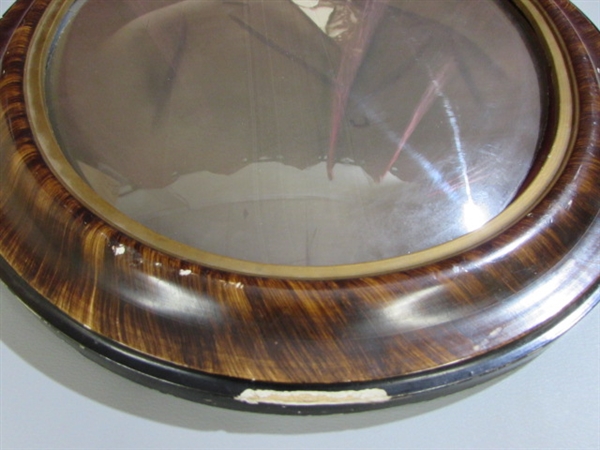 BEAUTIFUL ANTIQUE OVAL FRAME WITH CONVEX GLASS