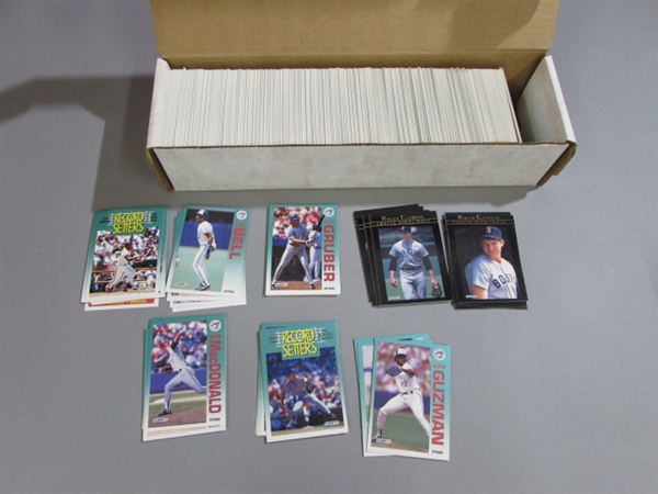 FLEER BASEBALL CARD COLLECTION