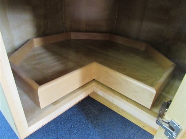 BASE CORNER CABINET W/LAZY SUSAN