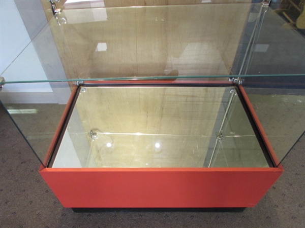 LIGHTED COCA-COLA DISPLAY CASE