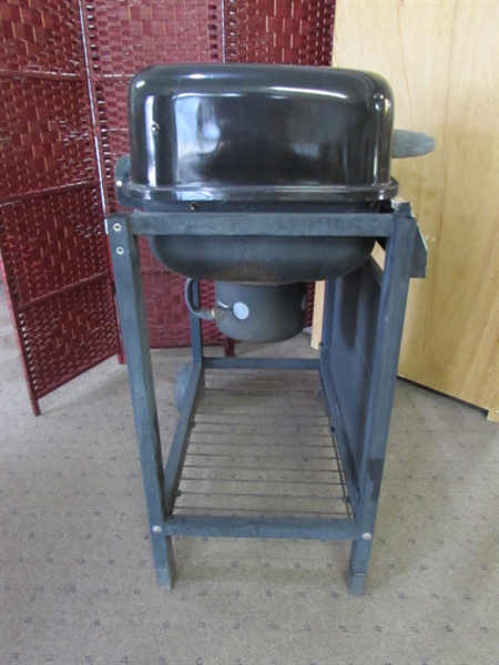 UNIFLAME CHARCOAL GRILL