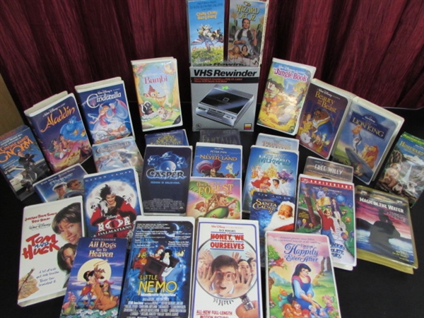 LARGE COLLECTION OF CHILDRENS VHS TAPES