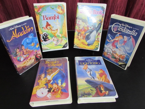 LARGE COLLECTION OF CHILDRENS VHS TAPES