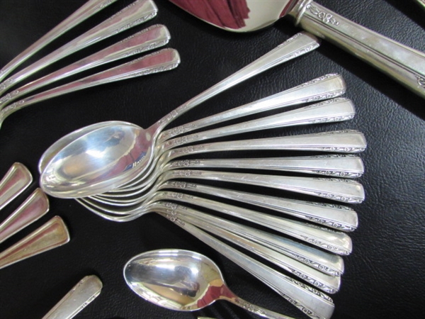 SILVERPLATE FLATWARE WITH TARNISH RESISTANT STORAGE BOX