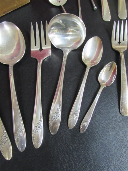 SILVERPLATE FLATWARE WITH TARNISH RESISTANT STORAGE BOX