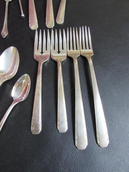 SILVERPLATE FLATWARE WITH TARNISH RESISTANT STORAGE BOX